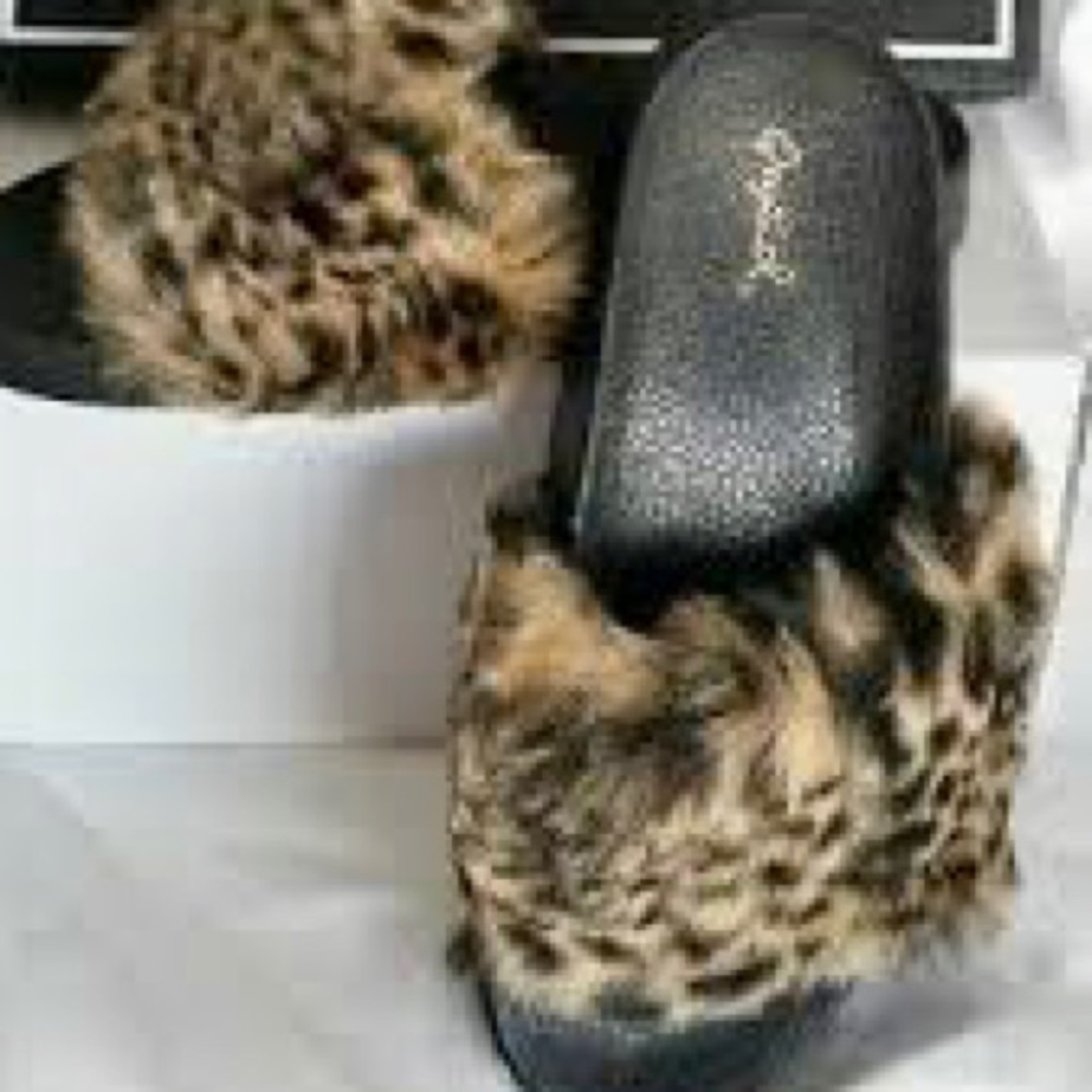 Qupid Booboo Leopard Fur Open Toe  Slides Sandals/Slippers NWOT SZ 8